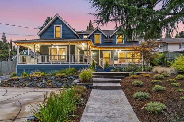 494 Holly Street, Ashland, OR 97520