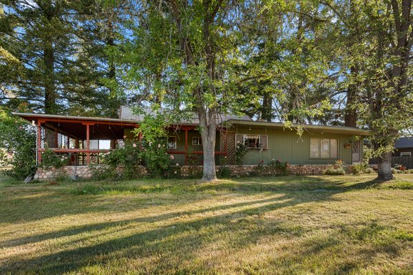 3520 Redwood Avenue, Grants Pass, OR 97527