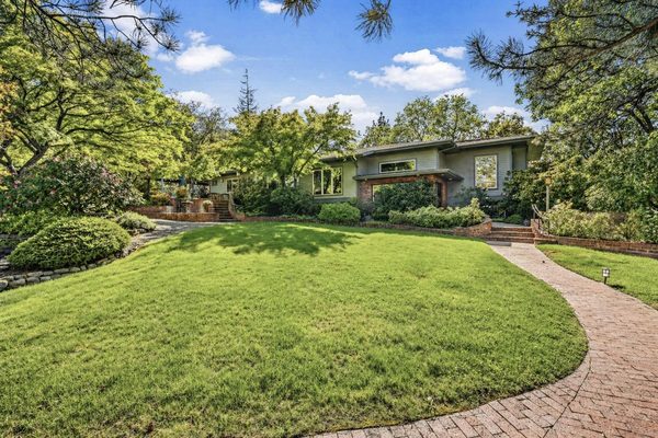 903 Pinecrest Terrace, Ashland, OR 97520