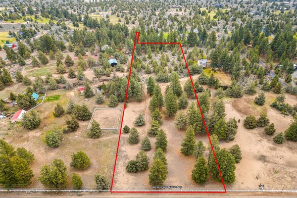 60570 Billadeau Road, Bend, OR 97702