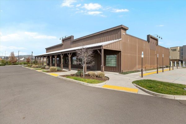 1445 Center Drive, Medford, OR 97501