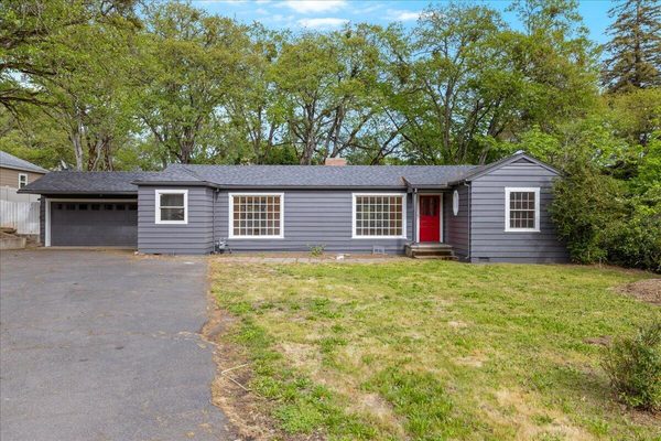 71 Black Oak Drive, Medford, OR 97504