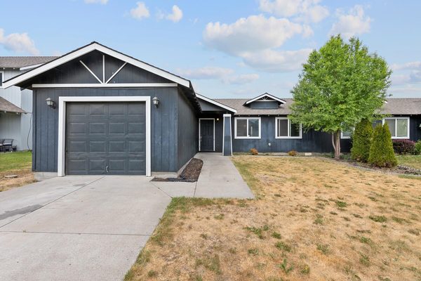 866 SE Kristin Way, Madras, OR 97741