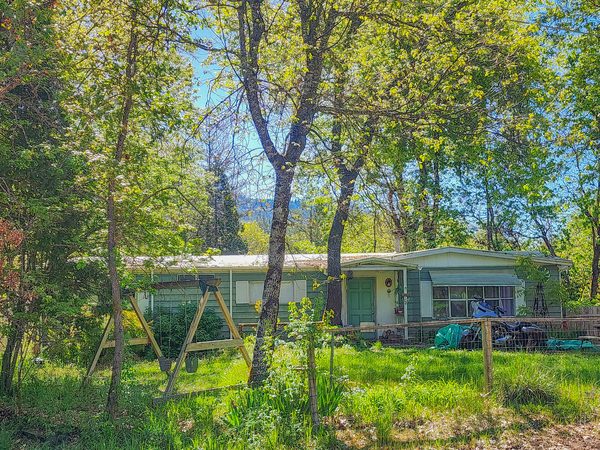 1003 Red Mountain Drive, Grants Pass, OR 97526