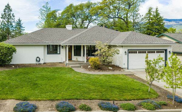 820 E Pebble Beach Drive, Ashland, OR 97520