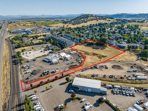 1528 Skyhawk, Medford, OR 97504