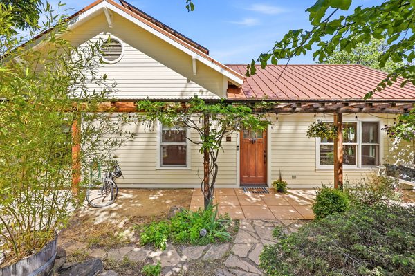 610 Beach Street, Ashland, OR 97520