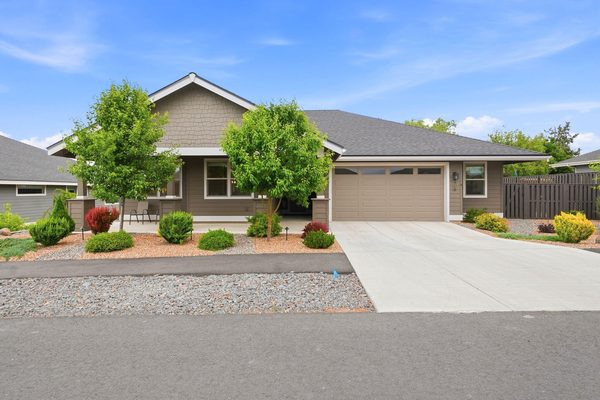 2714 NW 23rd Loop, Redmond, OR 97756