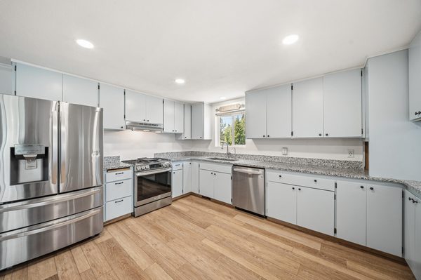 3890 NW 25th Street, Redmond, OR 97756