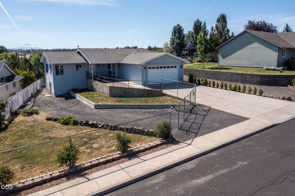 268 NE Hillcrest Street, Madras, OR 97741