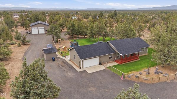 4444 NE 40th Street, Redmond, OR 97756