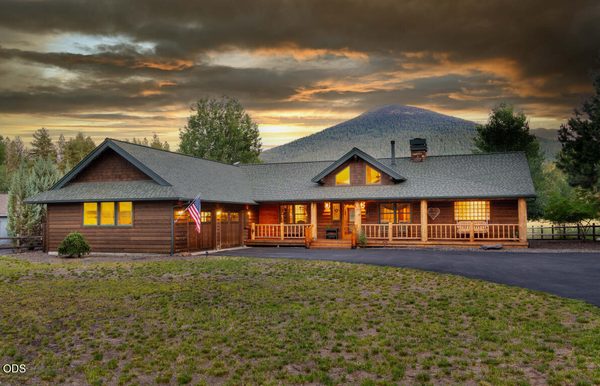 26275 SW Metolius Meadows Drive, Camp Sherman, OR 97730
