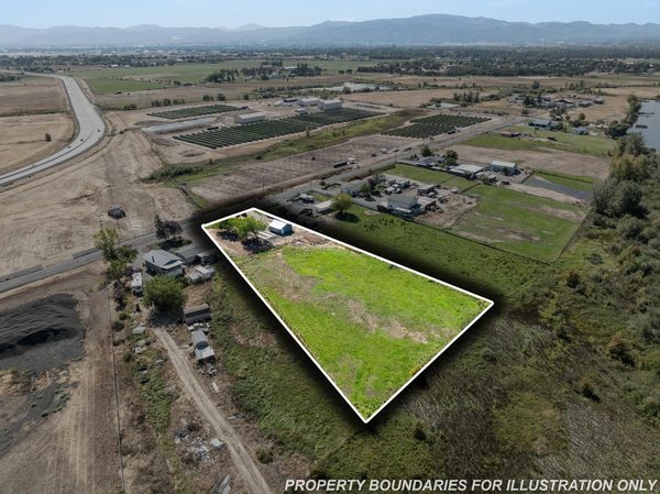 1729 E Gregory Road, Central Point, OR 97502