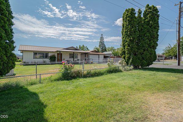 6181 Thistle Lane, Central Point, OR 97502