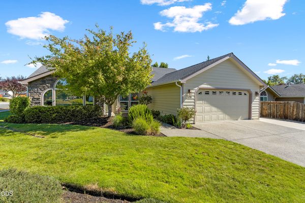 2690 SW Trinity Way, Grants Pass, OR 97527