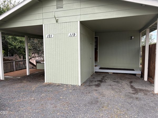 121 Lincoln Street, Klamath Falls, OR 97601
