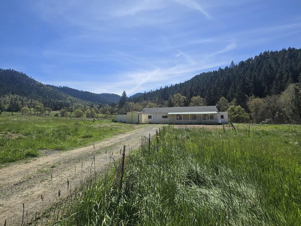 1065 Panther Gulch Road, Williams, OR 97544
