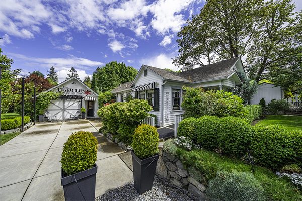 215 S 4th Street, Jacksonville, OR 97530