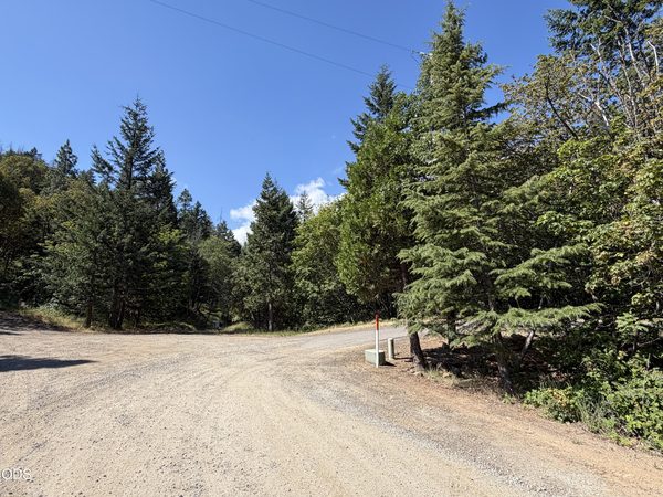 1600 Neil Creek Road, Ashland, OR 97520