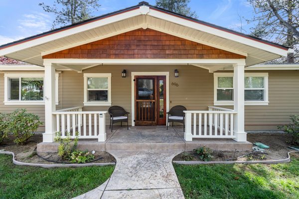 696 Liberty Street, Ashland, OR 97520