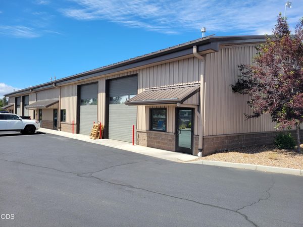 61400 American Lane, Bend, OR 97702