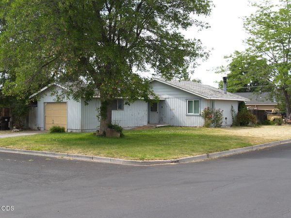 1713 SW Lava Avenue, Redmond, OR 97756