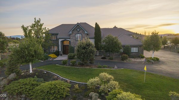 2646 Fairway Drive, Klamath Falls, OR 97601