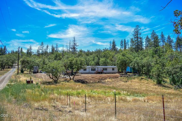 1956 Worthington Road, Eagle Point, OR 97524