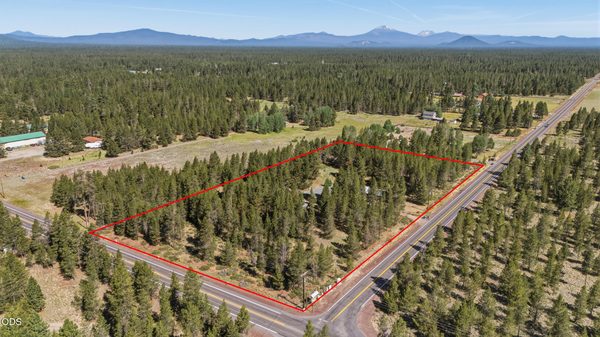 52425 Meadow Lane, La Pine, OR 97739