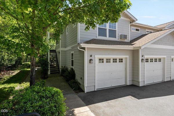 2264 McCall, Ashland, OR 97520