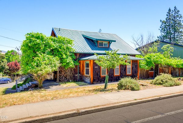 326 N Main Street, Ashland, OR 97520