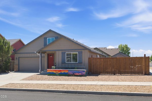 469 NW 24th Place, Redmond, OR 97756
