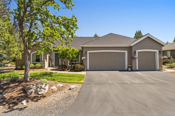 880 Willet Lane, Redmond, OR 97756