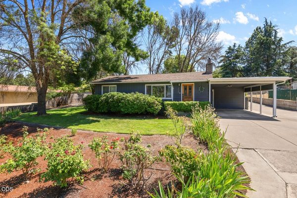 1422 Hillcourt, Medford, OR 97504