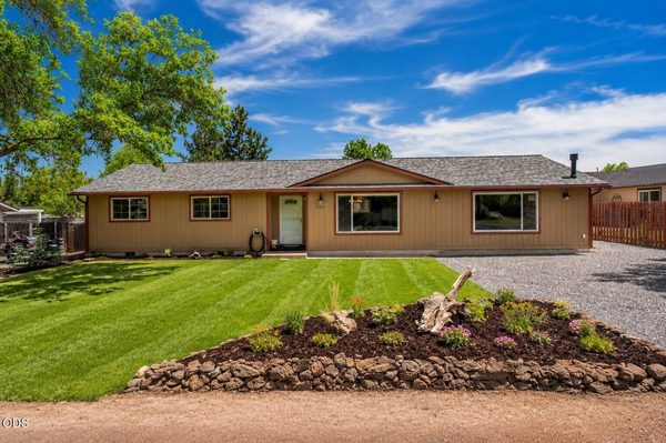 2108 NW 13th Street, Redmond, OR 97756