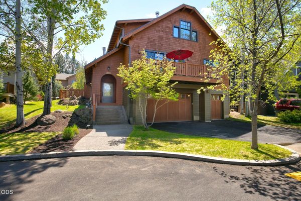 19377 Brookside Way, Bend, OR 97702