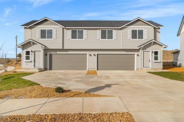 894 SE Starview Avenue, Madras, OR 97741