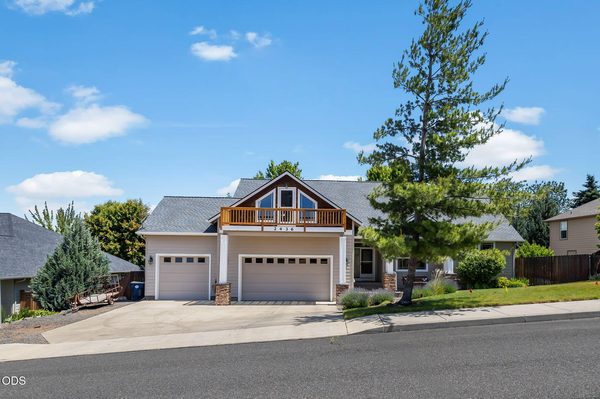 2436 SW Forked Horn Butte Road, Redmond, OR 97756