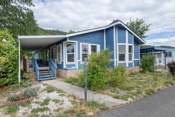 315 W Evans Creek Road, UNIT 8, Rogue River, OR 97537