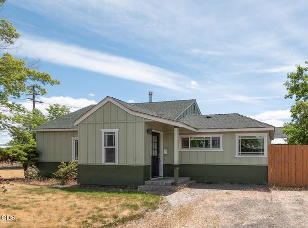 108 NW Dogwood Avenue, Redmond, OR 97756