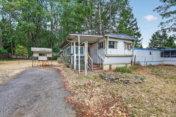126 S Kerby Avenue, Cave Junction, OR 97523