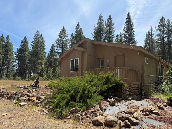 4000 Round Lake Road, SPC 4, Klamath Falls, OR 97601