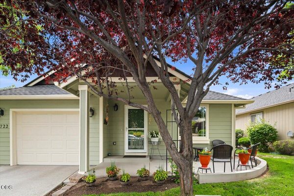 3722 SW 29th Street, Redmond, OR 97756