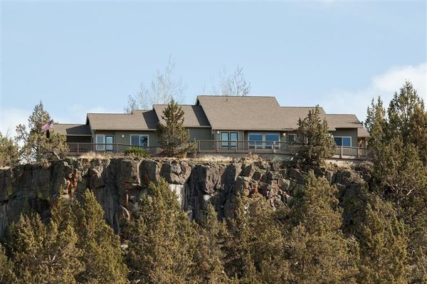 6900 NE 1st Street, Redmond, OR 97756