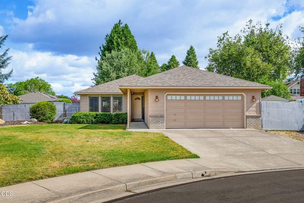 1330 Franklin Court, Medford, OR 97501