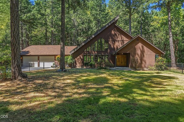 484 Round Prairie Road, Wilderville, OR 97543