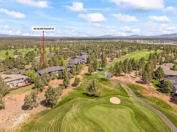 902 Golden Pheasant Drive, Redmond, OR 97756