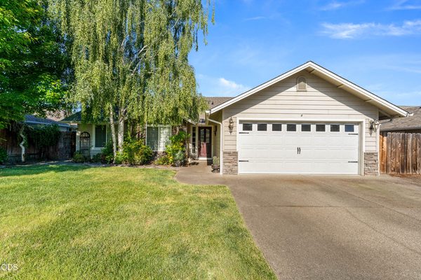 1662 Nunnwood Lane, Grants Pass, OR 97527