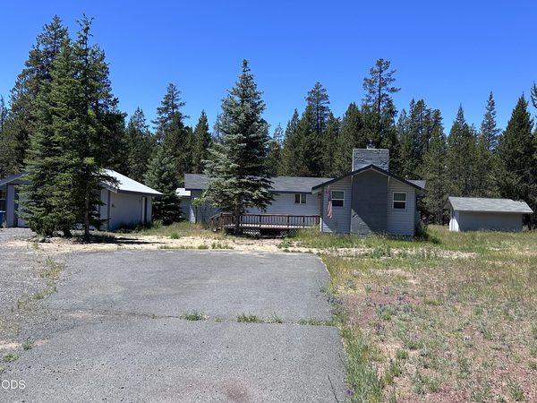 52643 Center Drive, La Pine, OR 97739