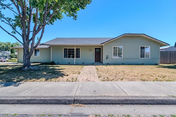 1104 Coachman Drive, Central Point, OR 97502